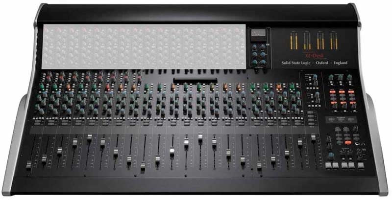 XL-Desk - Empty w/ 1 Buss Comp