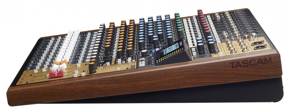 Tascam Model 16