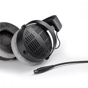 DT 900 PRO X
