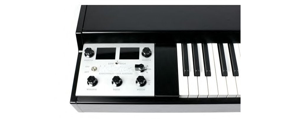 M4000D Black