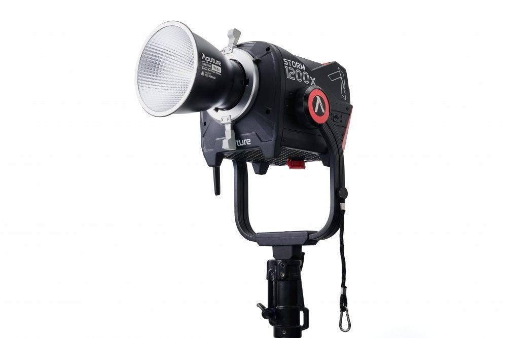 Storm 1200x with Wide Reflector