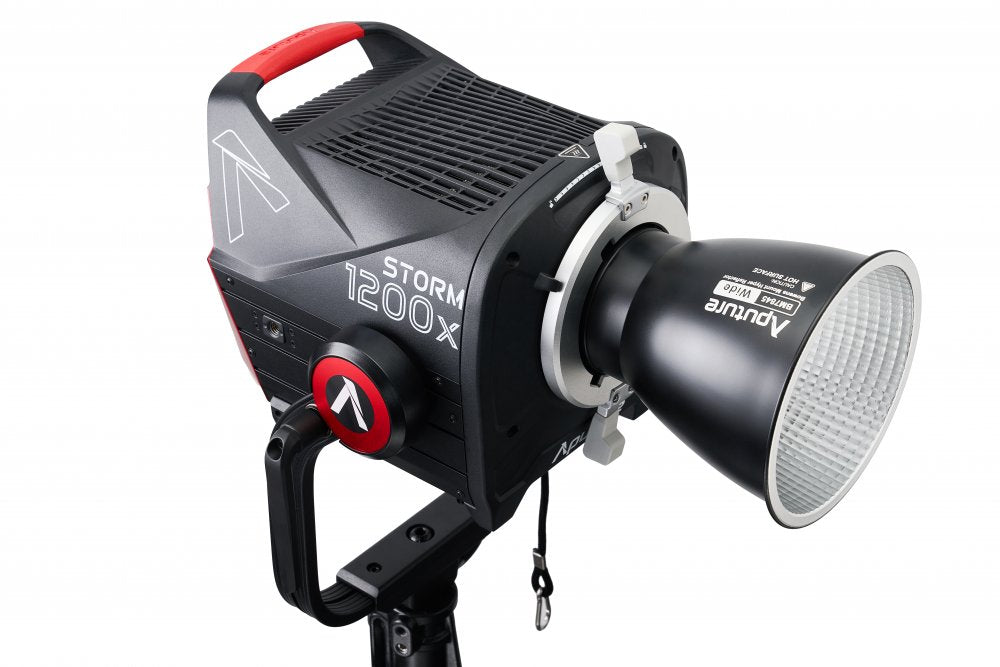 Storm 1200x with Wide Reflector