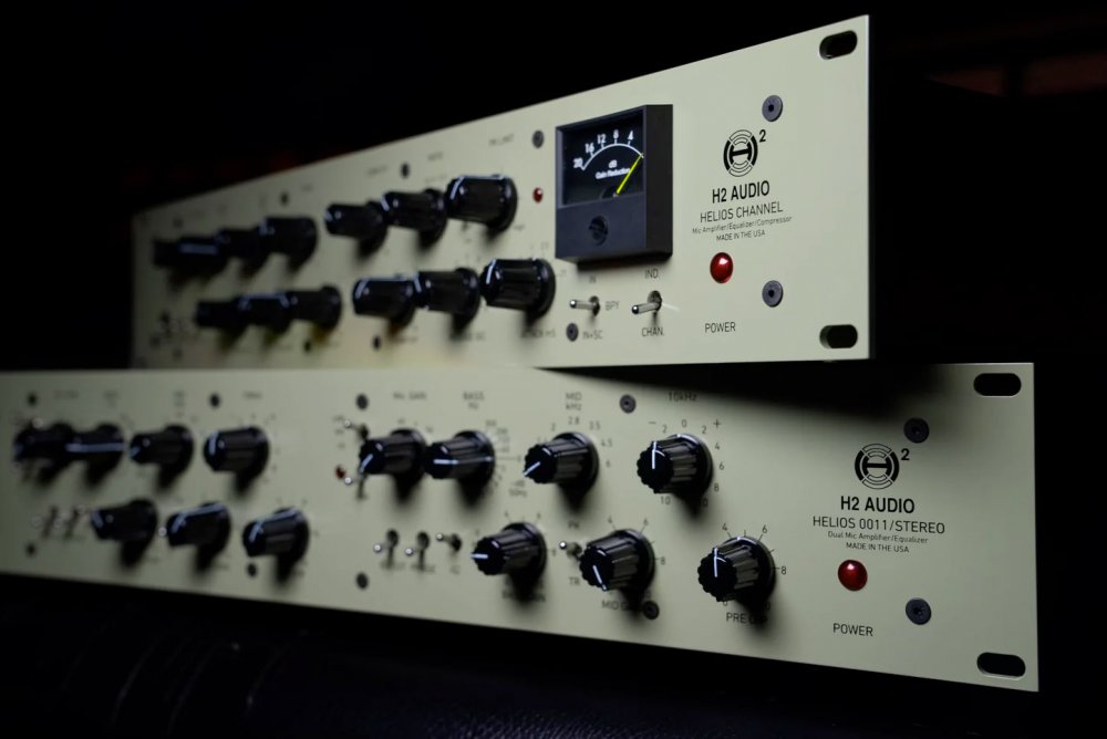 0011 Stereo