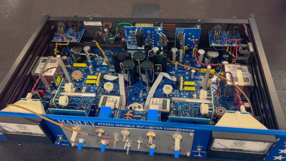 Buy MANLEY LABS Variable MU 30th Anniversary Edition - Dual