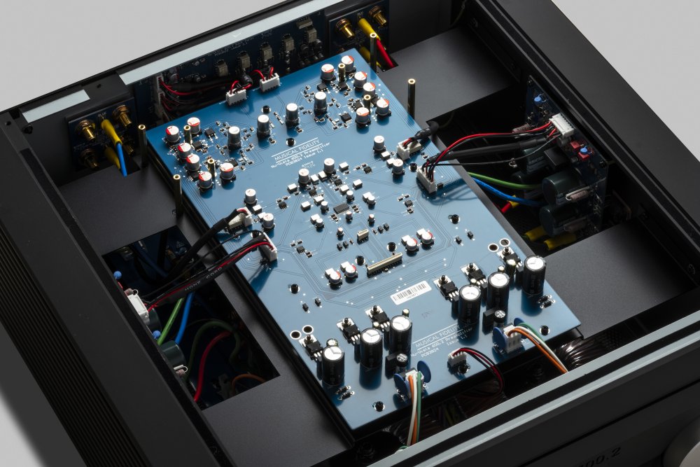 Buy MUSICAL FIDELITY Nu-Vista 600.2 Black - Amplifiers | Canada
