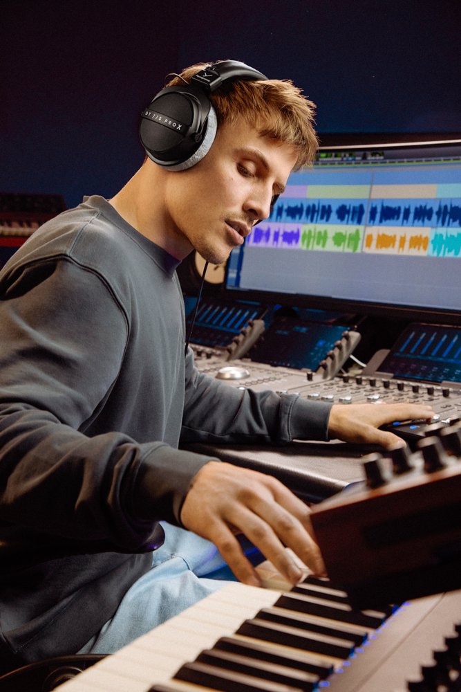 Buy BEYERDYNAMIC DT 770 PRO X - Headphones | Canada Authorized