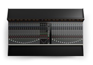 32Classic 32Ch console, includes Dante